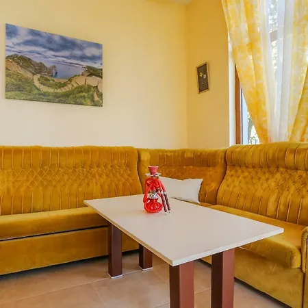 Apartment Comfortable 1bedroom With Kitchen In Dafinka Qq Burgas