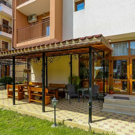 Comfortable 1bedroom With Kitchen In Dafinka Qq