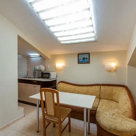 Apartment Comfortable 1bedroom With Kitchen In Dafinka Qq