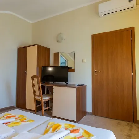 Comfortable 1bedroom With Kitchen In Dafinka Qq Apartment Burgas