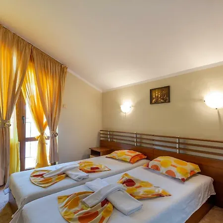 Comfortable 1bedroom With Kitchen In Dafinka Qq Burgas