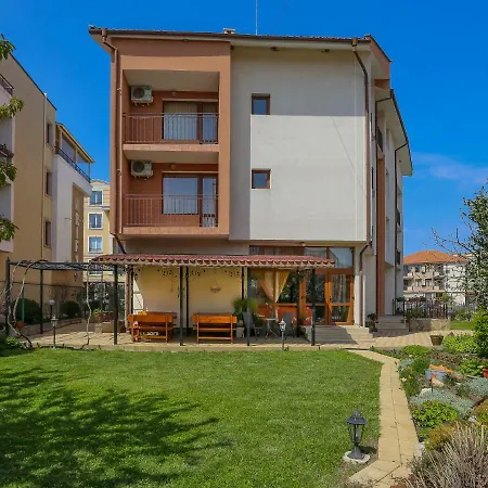 Comfortable 1bedroom With Kitchen In Dafinka Qq Burgas