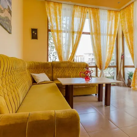 Comfortable 1bedroom With Kitchen In Dafinka Qq Apartment *